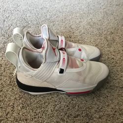 Size 9 - Air Jordan 33 SE Low White Cement
