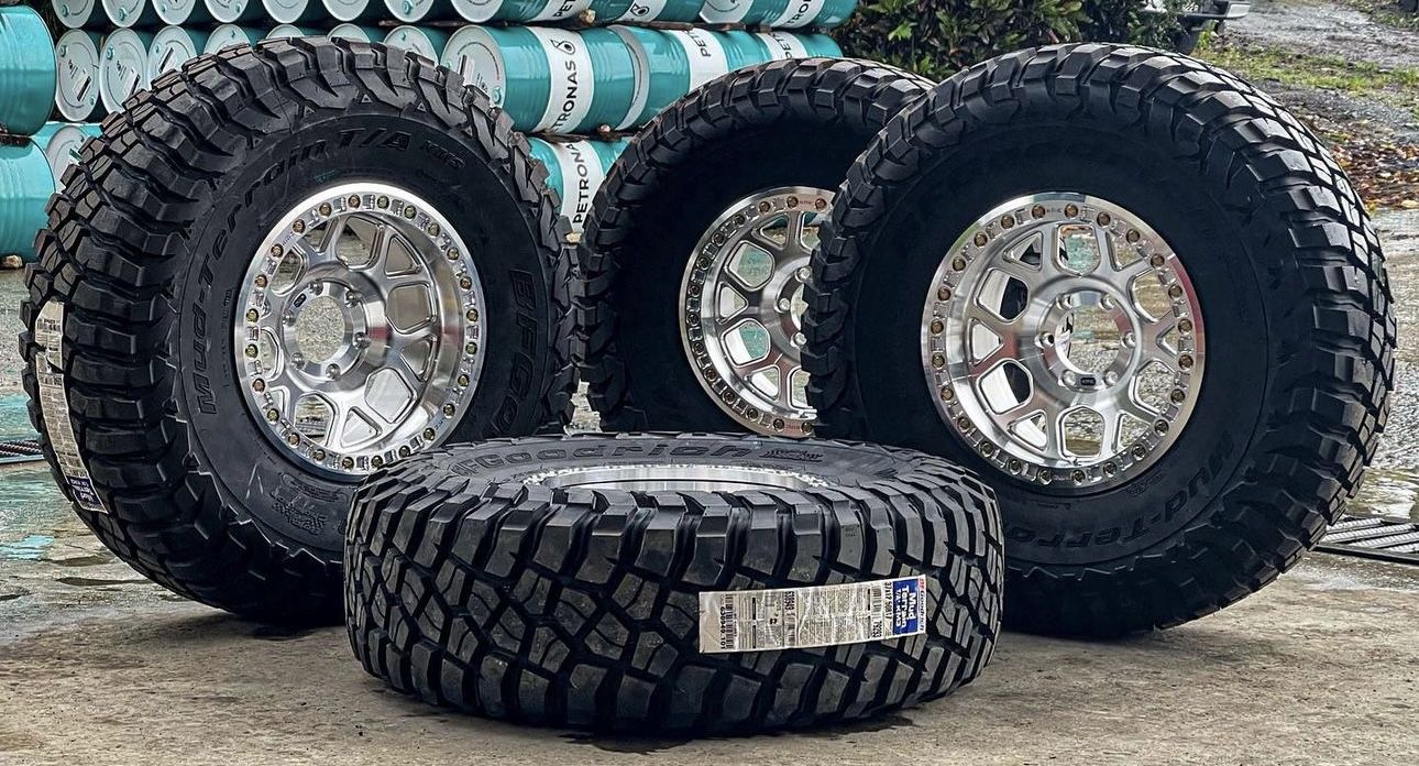MF1215／50R17 Mickey Thompson Baja Boss M/T 37 X12.50R17 LT 124Q D2 BSW