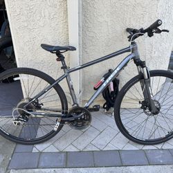 Trek 8.3 DS - 17.5” Frame