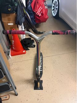 Skate park scooter