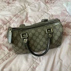 Gucci small hand bag authentic