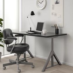 IKEA Desk - Idasen 47 1/4 in