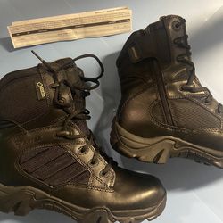 Bates work boots Women Size (9) NEW