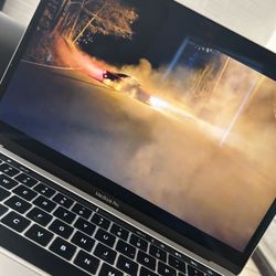 Apple MacBook Pro