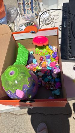 Hatchimals CollEGGtibles Lot with Accessories