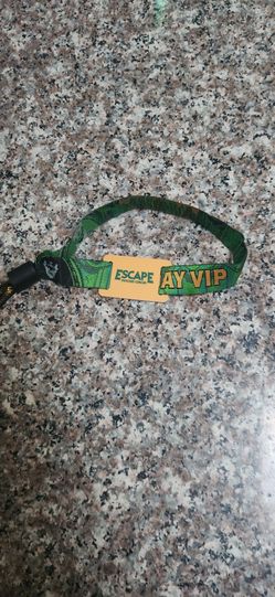 Escape holloween ticket