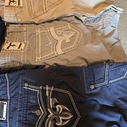 Mens Size 40 Like New Rock Revival Shorts