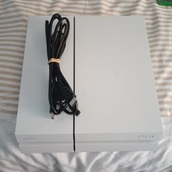 Glacier White PS4 Console With Cords