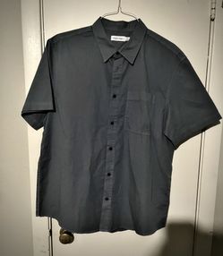 👔🔥 CALVIN KLEIN MEN’S BUTTON-DOWN SHIRT – SIZE L – BLUE – PREMIUM DESIGN 🔥👔