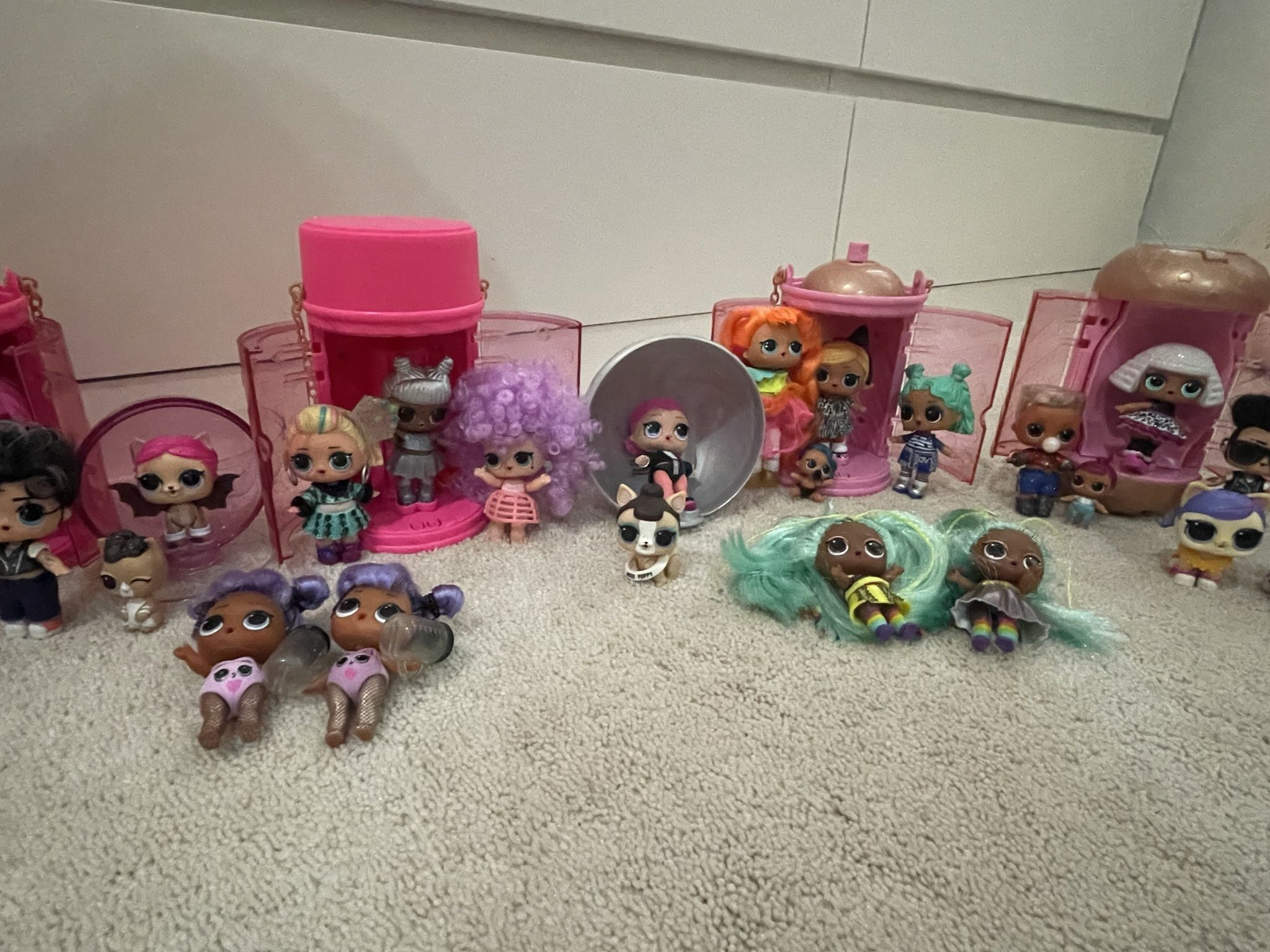 Lol Camper And Multiple Dolls