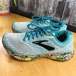Brooks Revel Women’s Blue/White Floral Low Top Lace-Up Logo Mesh Sneakers 9 B