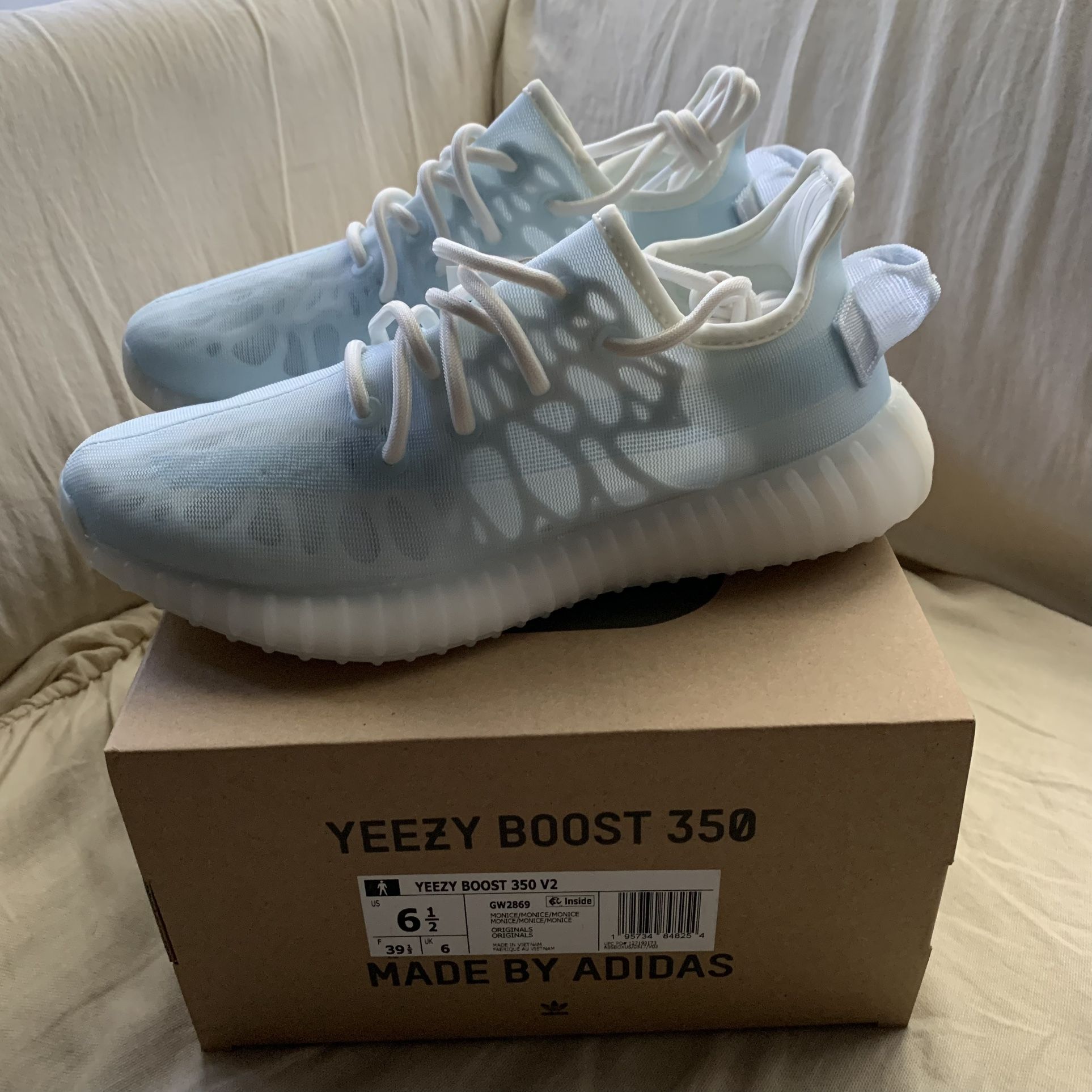 Adidas Yeezy Boost 350 V2 Mono Ice New Size