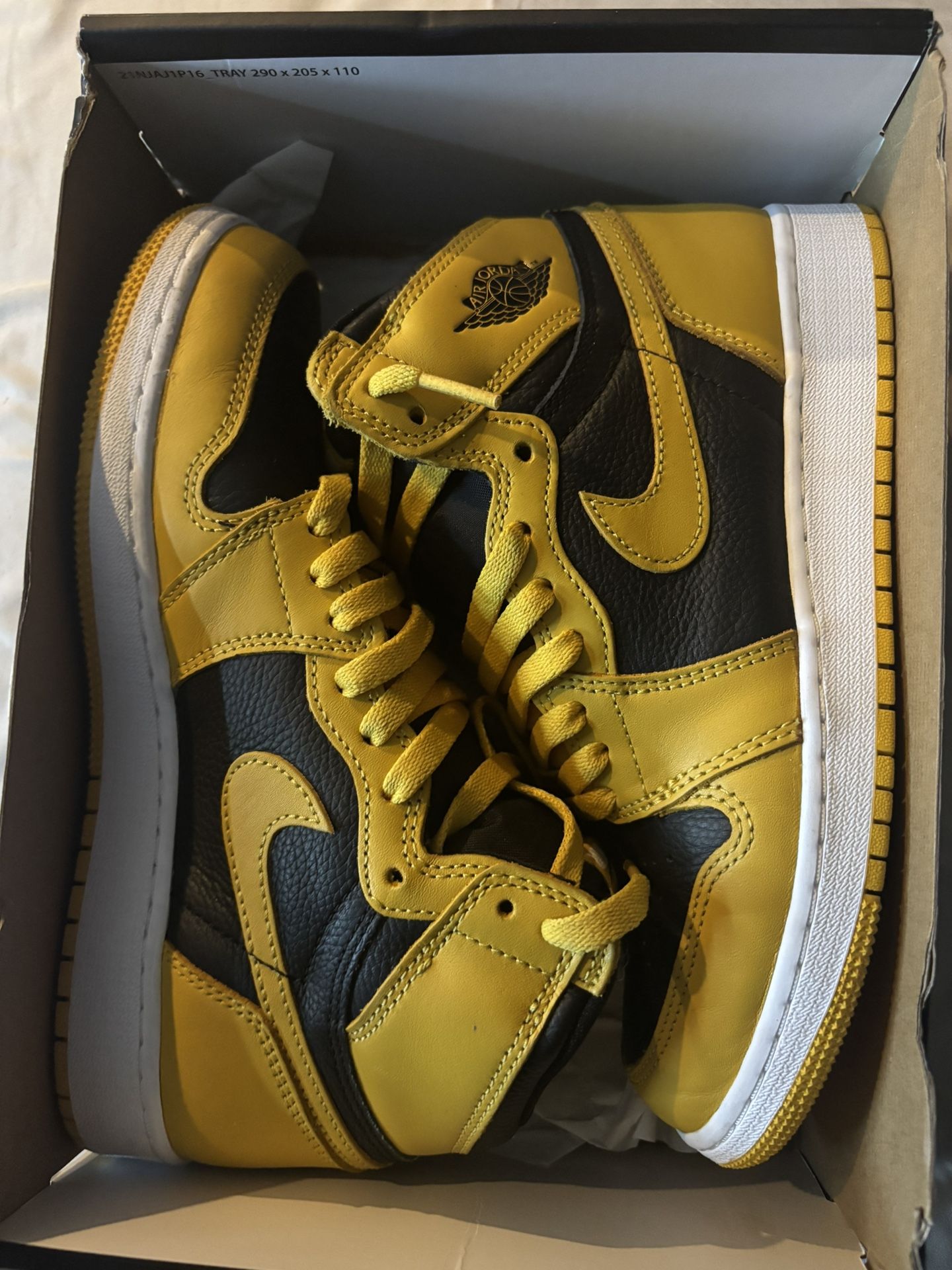 Nike Air Jordan 1 Retro High OG "Pollen" sneakers