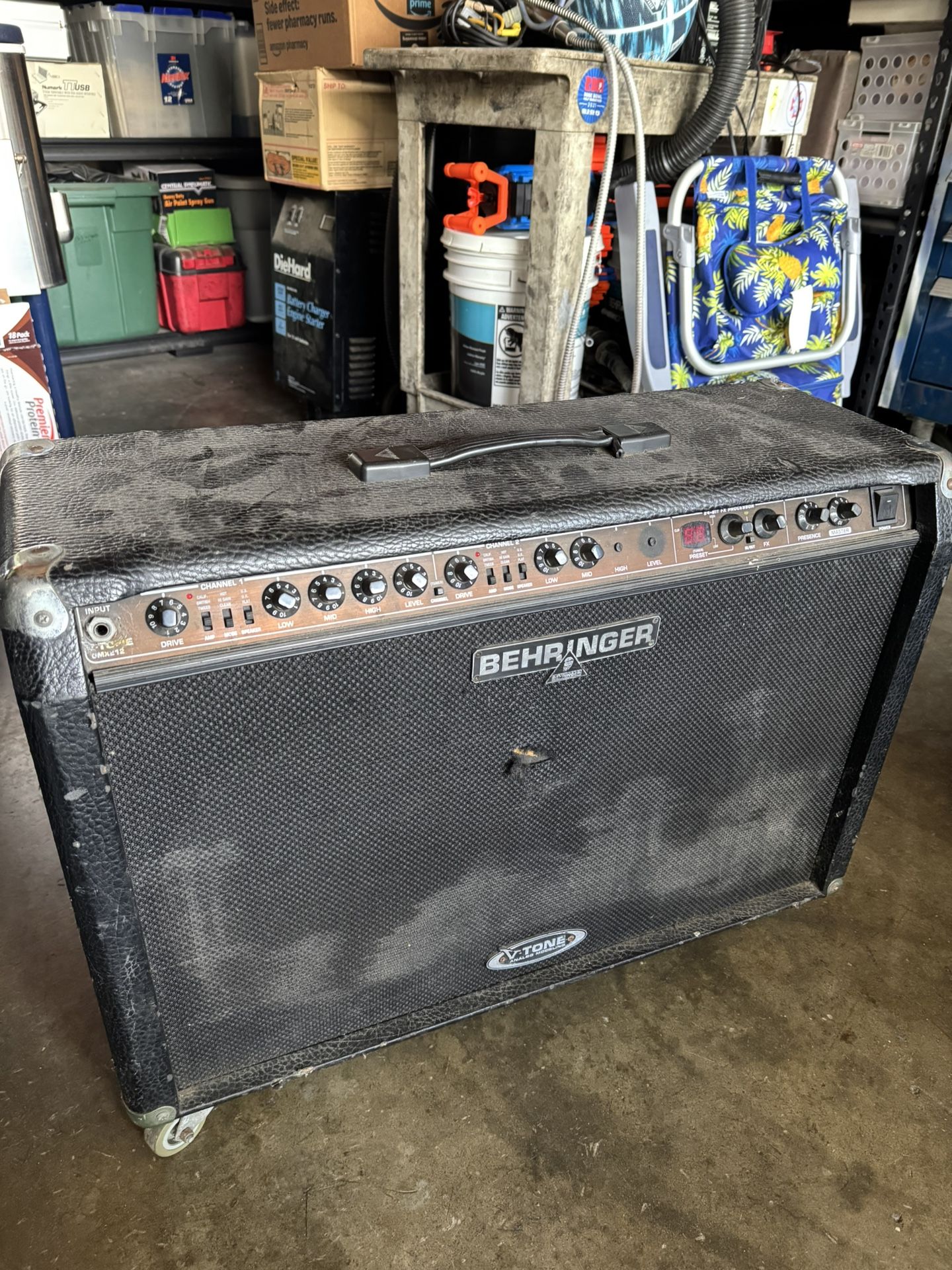 Behringer gmx212 Amp