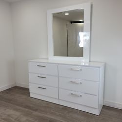 ✨HIGH GLOSS DRESSER WITH MIRROR