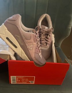 Nike shoes size 8
