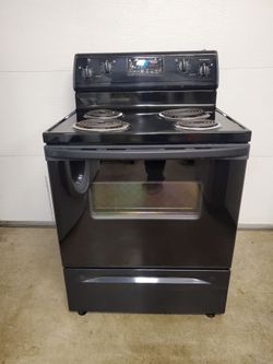 Whirlpool self-clean range oven (delivery available)
