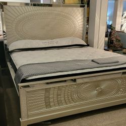 Champagne Cal. King Mirrored Wood Bed