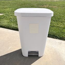 Sterilite StepOn Trash Can