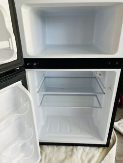 Insignia mini Refrigerator And freezer