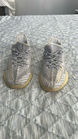 Adidas Yeezy. Boost. V2 Sneaker