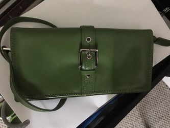 Green clutch-wallet