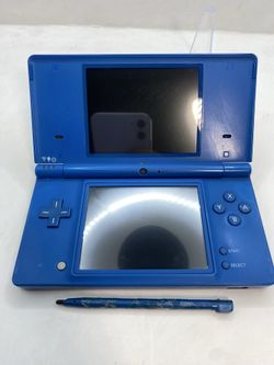 Nintendo DSi -Blue Very Nice Tested & Working / charger and stylus