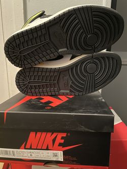 Air Jordan 1 Volt Size 8