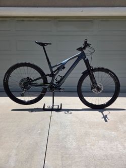 2022 Specialized Stumperjumper EVO Expert Mountain Bike