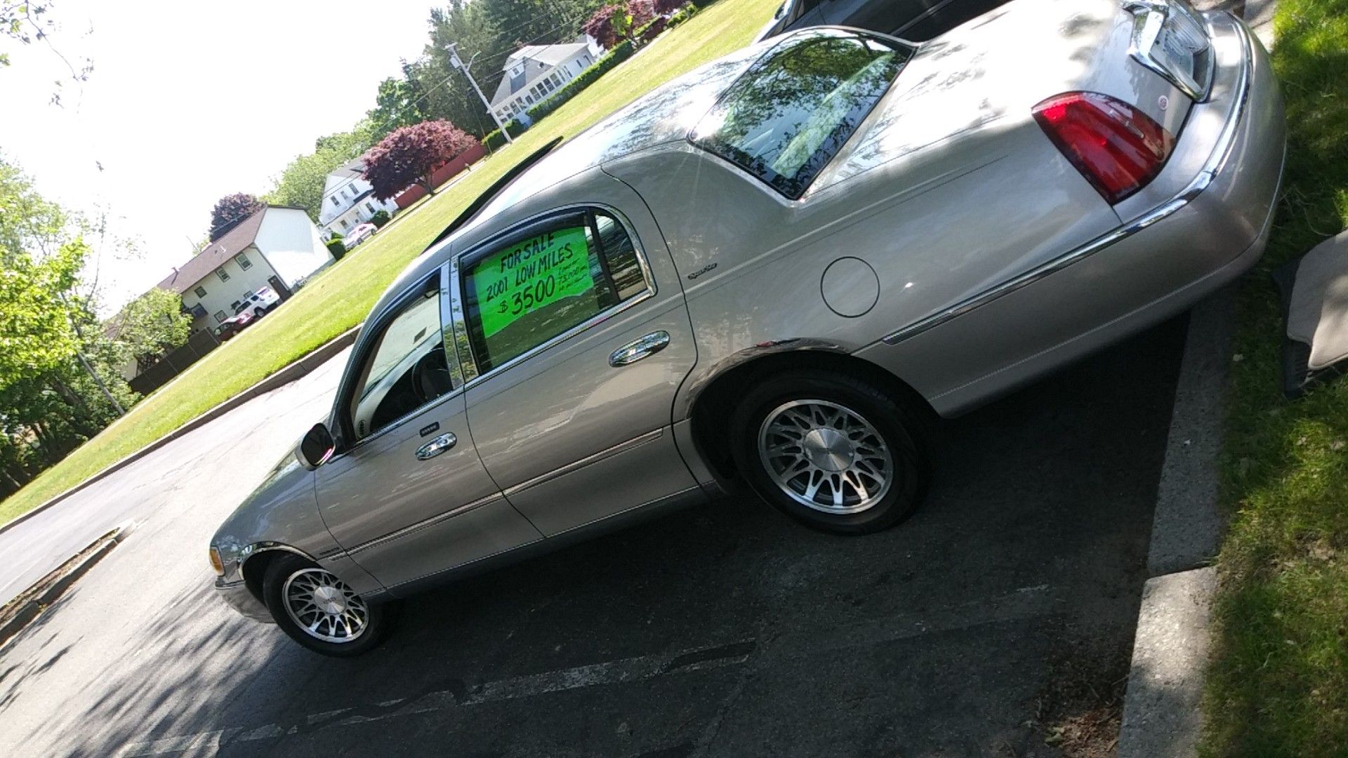 2001 Lincoln Town Car