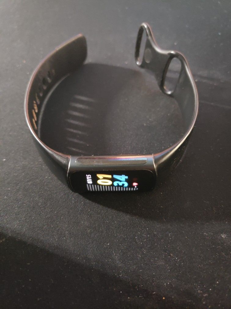 Fitbit Charge 5
