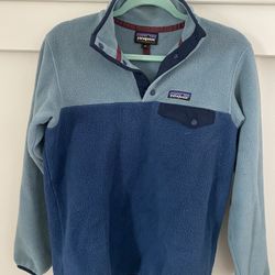 Woman’s Patagonia Pullover