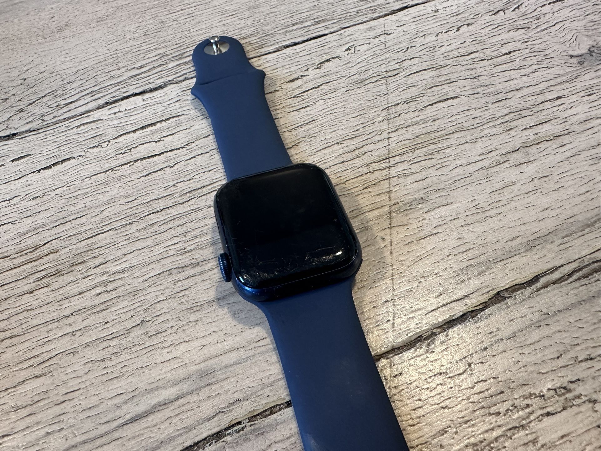 Apple Watch Series 6 – 40mm – GPS Only – Blue (Refurbished)