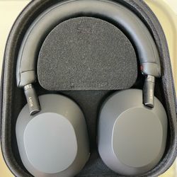 Sony WH-1000 XM5 Premium Wireless Headphones 