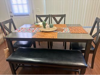 Dining table/chairs