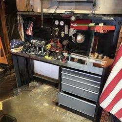  Craftsman Work Bench / Station 