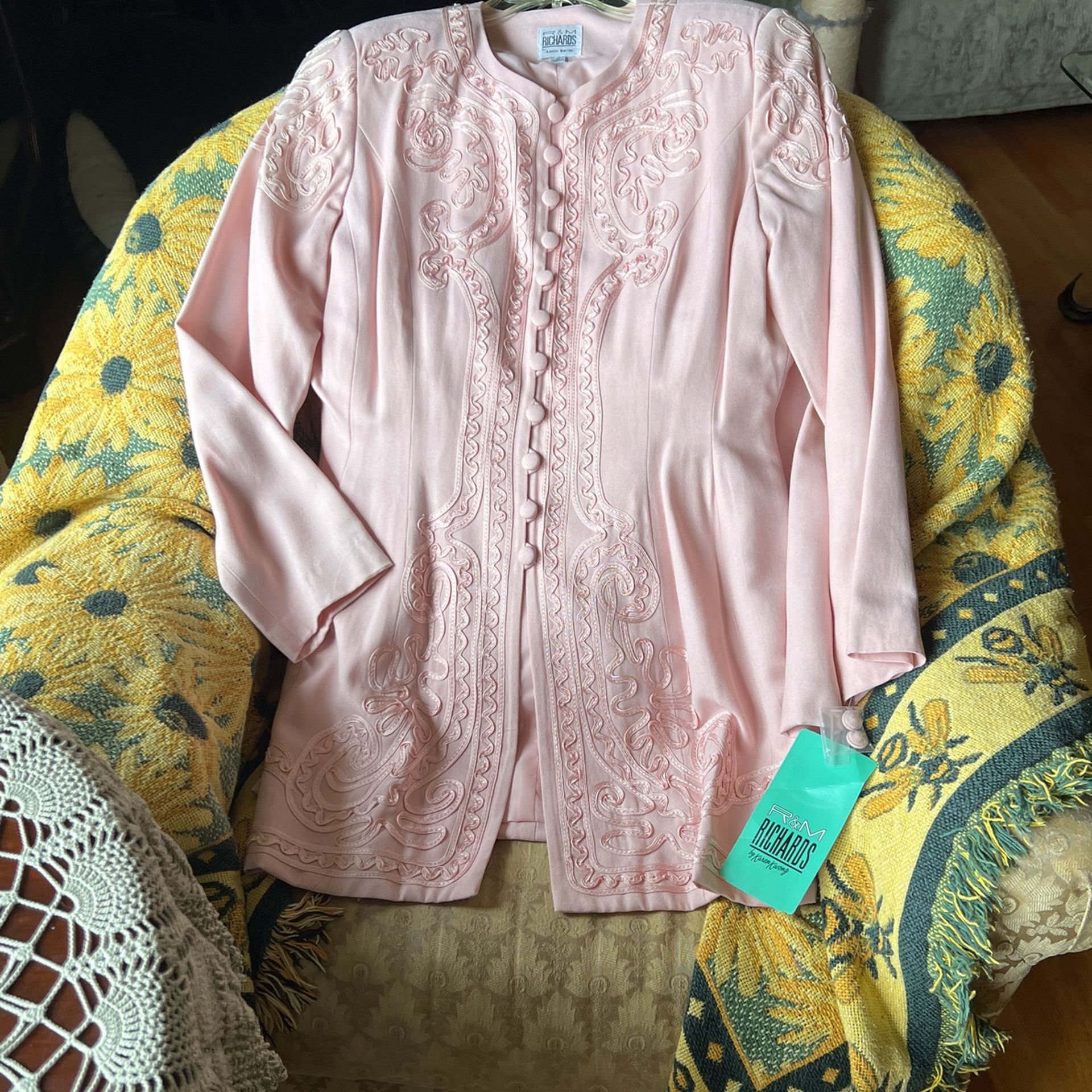 R & M Vintage Richard’s Pink Suit Sz 10