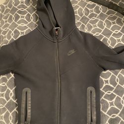 Nike Tech Youth Medium