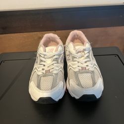 Girls new Balance Size 13 C