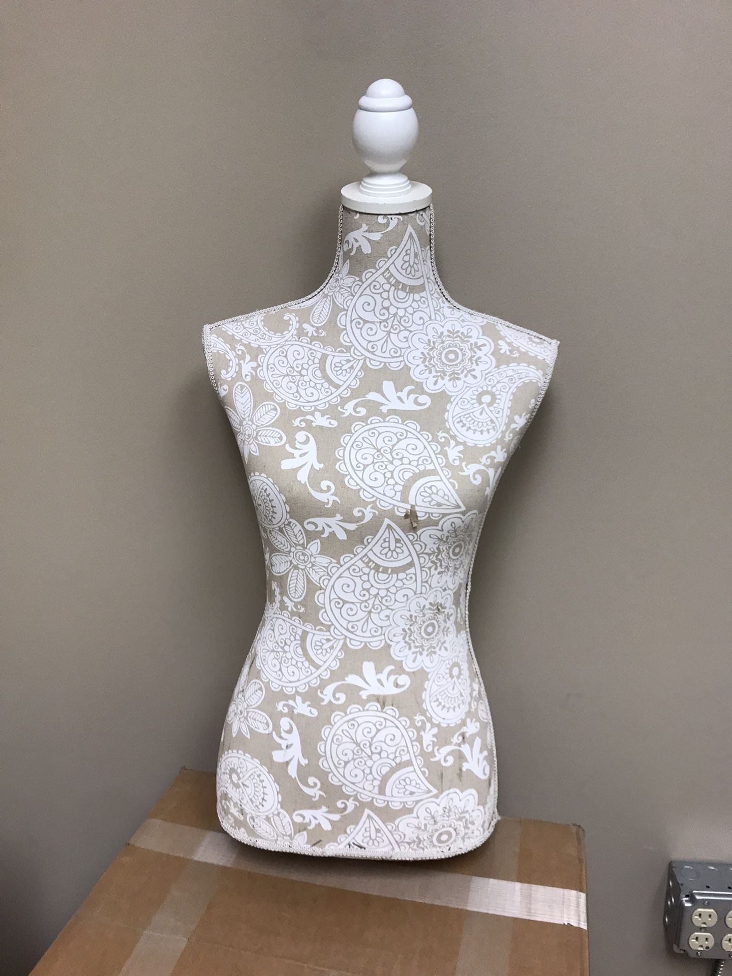 2 Full Dress Mannequin w/stands