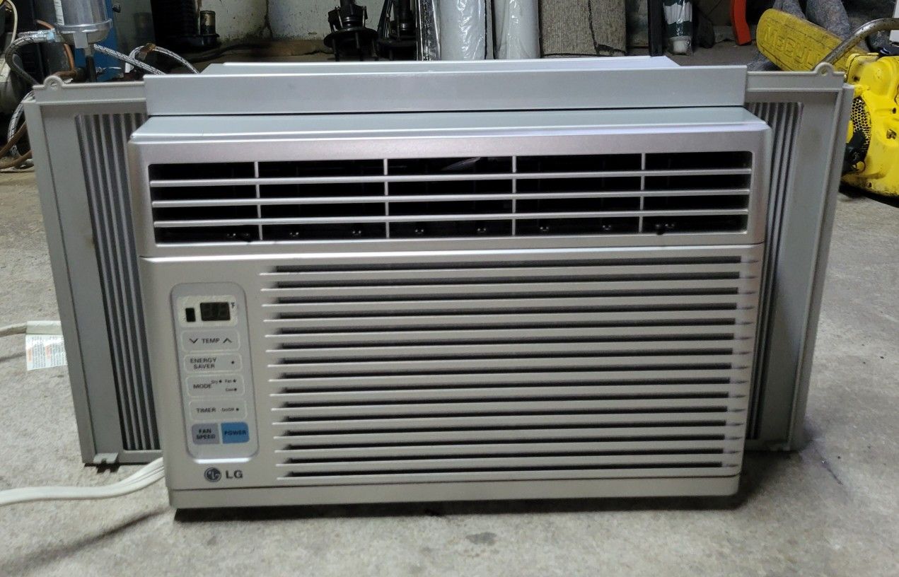 (ICE COLD) LG 6500 BTU WINDOW AIR CONDITION