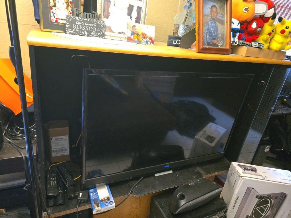 42 Inch Vizio TV