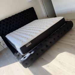 New King Bed Frame With Mattress 