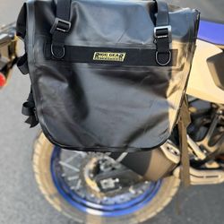 Nelson Rigg Deluxe Adventure Saddlebags