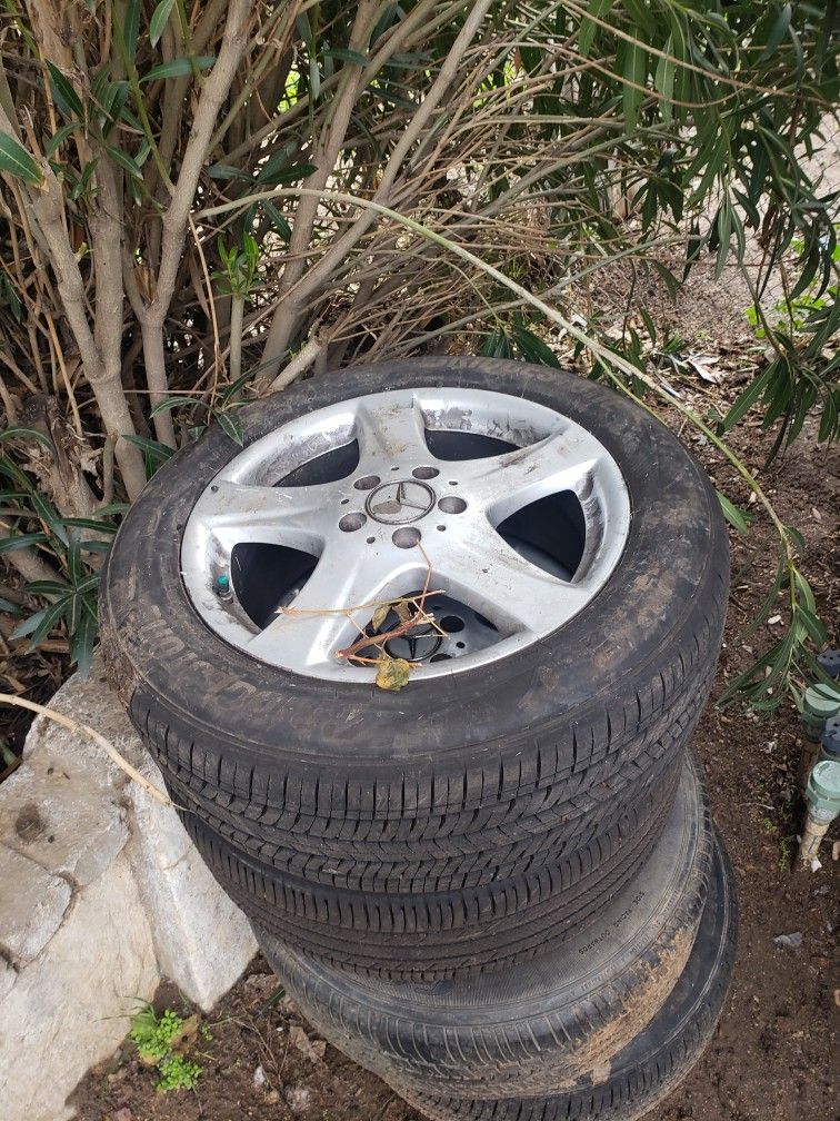 Mercedes Benz Stock Rims 17'