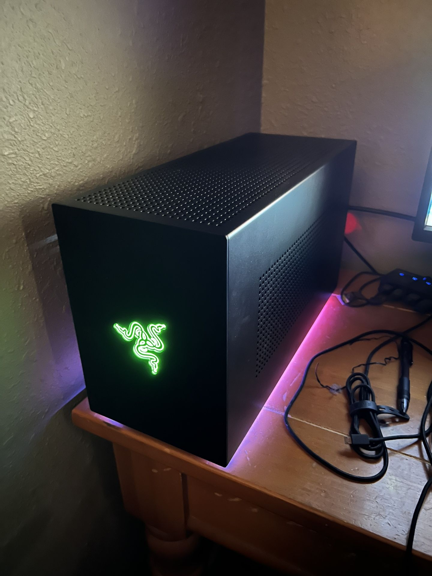 Razer Tomahawk Gaming PC (RTX 3080)
