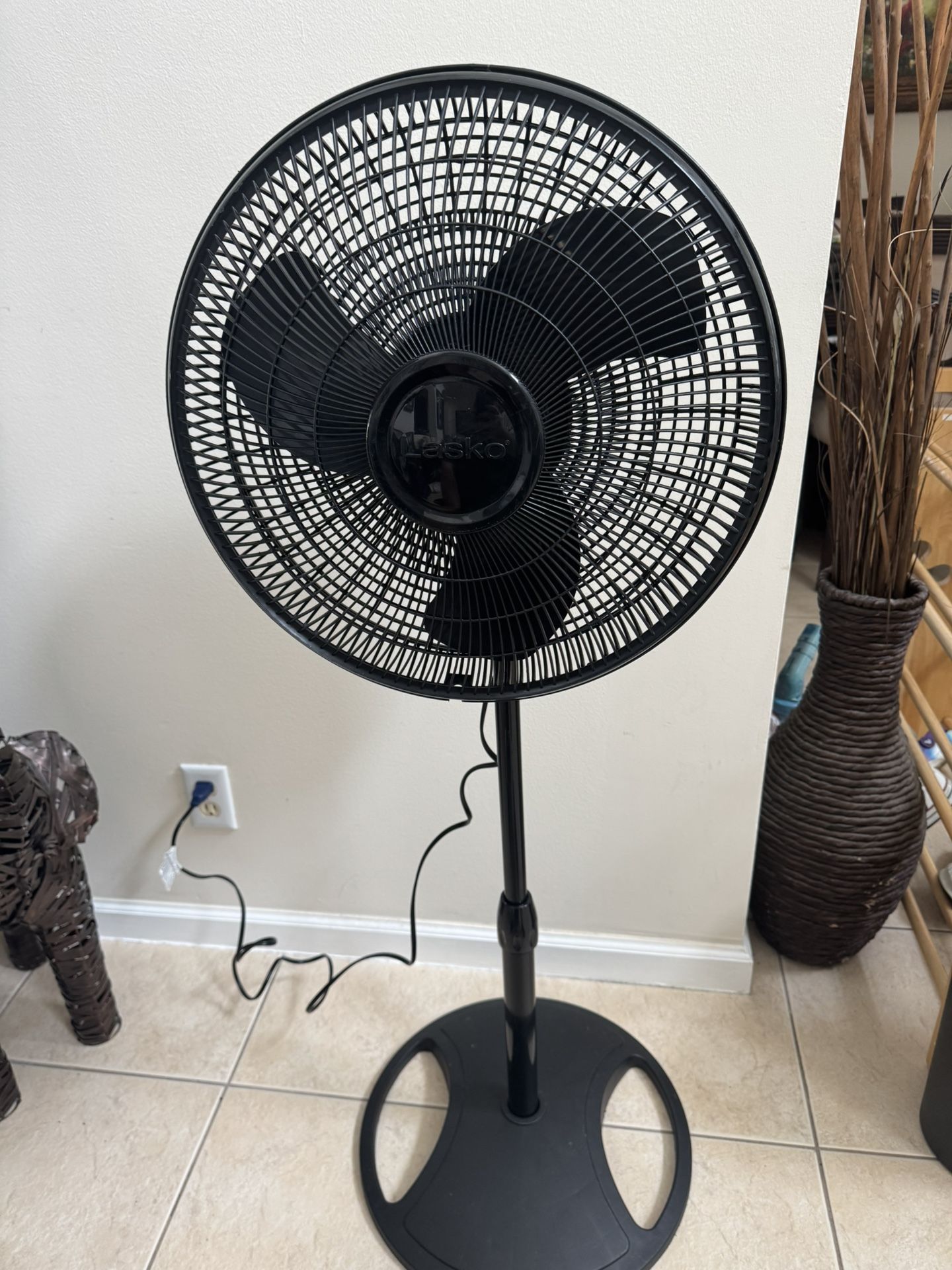 Lasko 18” 3 Speed Oscillating Fan