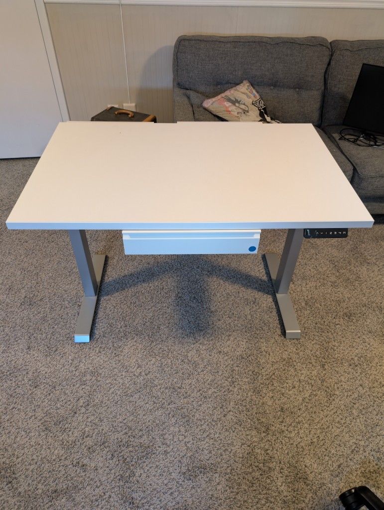 Adjustable Work Desk
