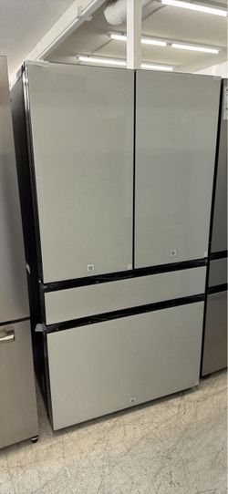 Bespoke 36 in. 29 cu. ft. Standard Depth 4-Door French Door Smart Refrigerator in White Glass with Beverage Center