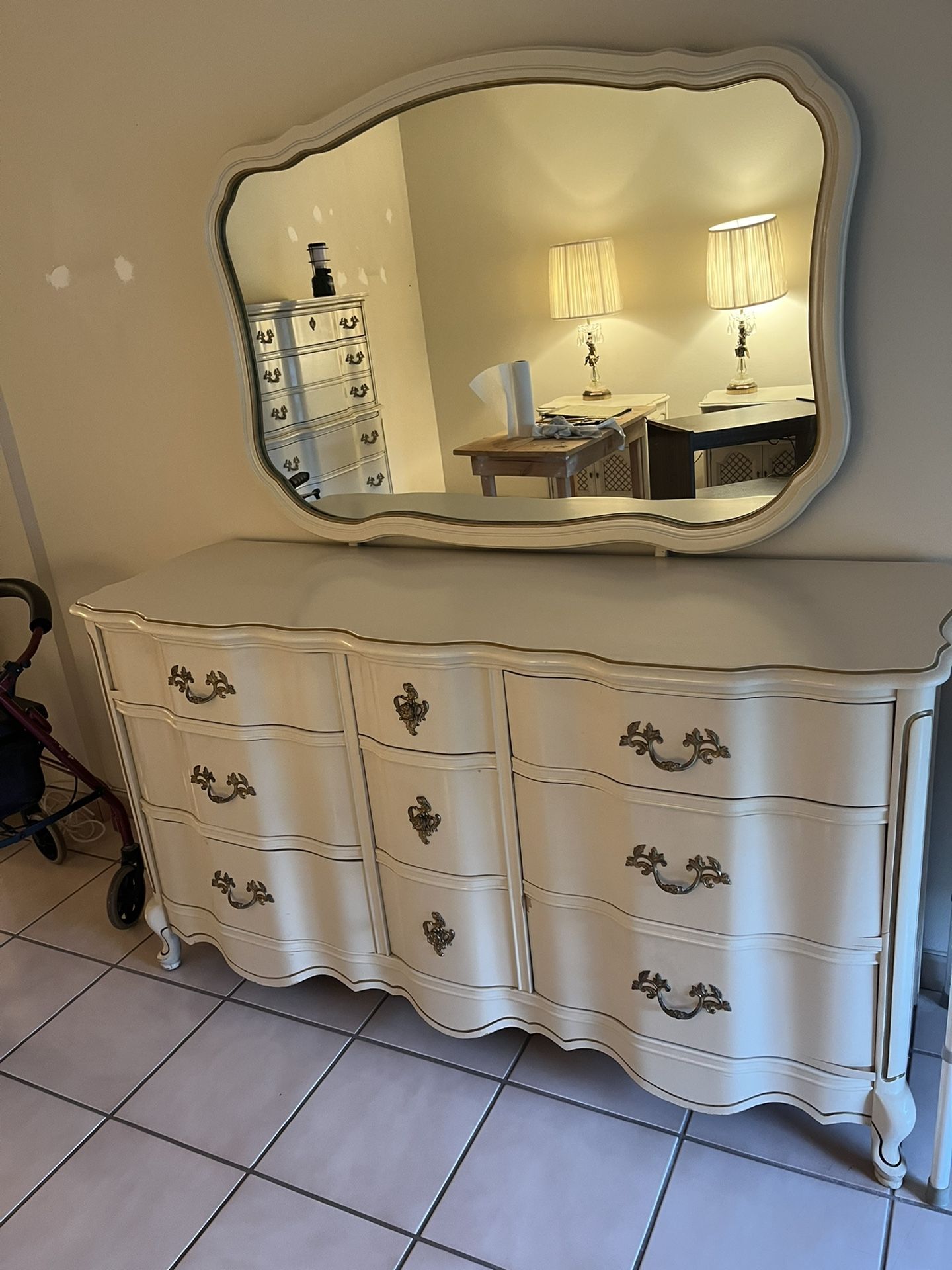 Vintage Bassett dresser & Mirror
